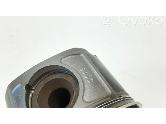 Píst 0840C   BMW 3 E90 E91  pro naftový motor 2.0  
