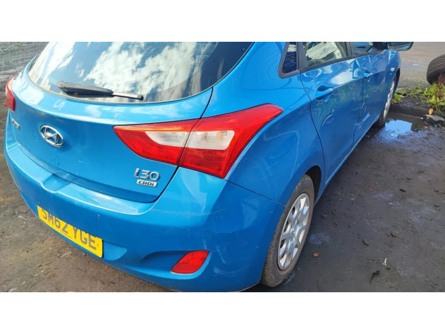 Zámek zadních dveří 81230A6000   Hyundai i30 2013