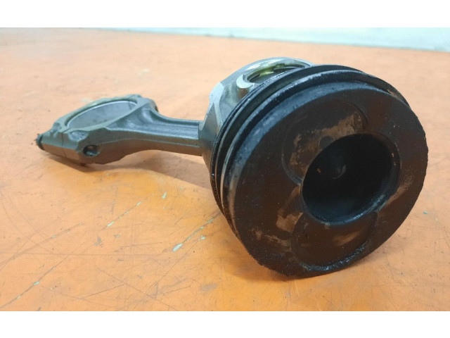  Поршень  028H, 028H  Volkswagen PASSAT B5.5  
