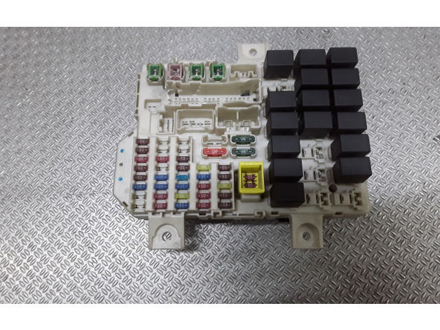 Блок предохранителей 5WK45103L   Mitsubishi Colt    