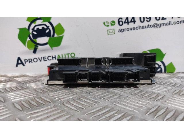   Pojistková skříňka A0325458332   Mercede-Benz S W220 