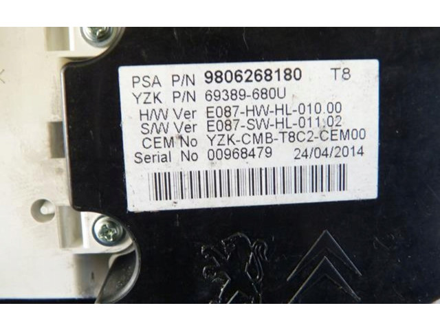 Přístrojová deska  Peugeot 5008 2011 9806268180  