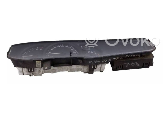 Přístrojová deska  Opel Vectra B 1998 90569739JN  