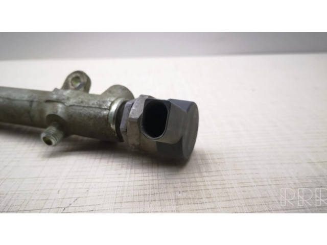 Vstřikovací lišta A6130700195   Mercedes-Benz E W212  pro benzínový motor 1.8  