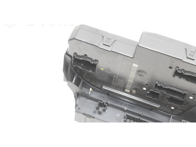 Блок предохранителей  A2049060105   Mercedes-Benz C W204    