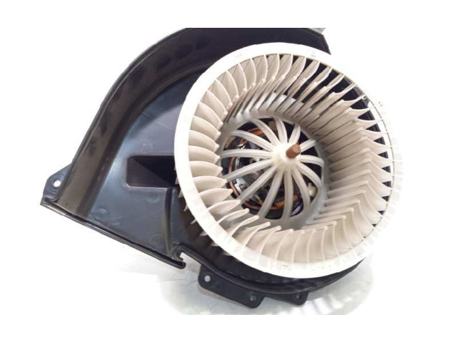 Вентилятор печки 6R1819015A   Skoda Fabia Mk3 (NJ)