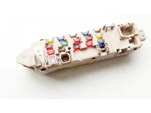 Блок предохранителей  8k260787, 8k26-0787   Mazda 626    
