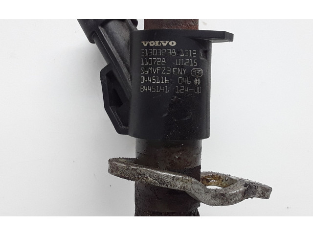 Vstřikovač 31303238, 0445116046   Volvo S60    D5204t3 