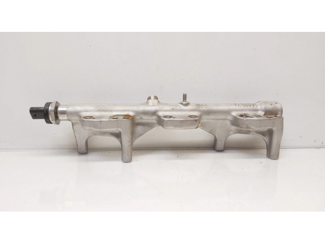 Vstřikovací lišta 14018510   BMW 2 F45  pro benzínový / Электричество motor 1.5  