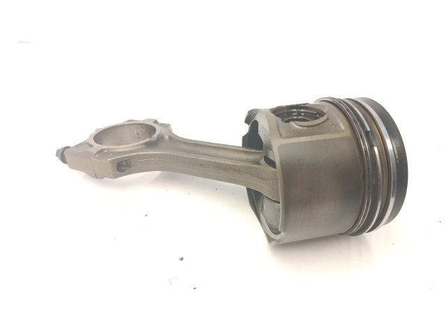 Píst    BMW 3 E46  pro naftový motor 2.0 m47 