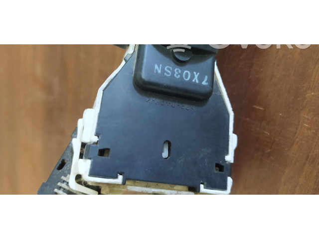 Zpětné zrcátko  Nissan Qashqai 2008  7X03SN  