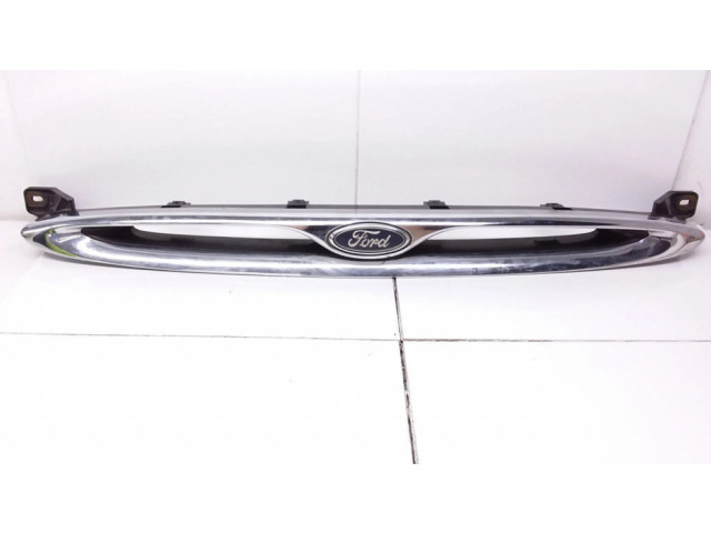 Передняя решётка Ford Escort 1995-2004 года       