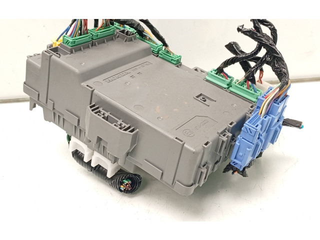 Блок предохранителей  E2VTV0E240, 7002612011   Honda Civic IX    