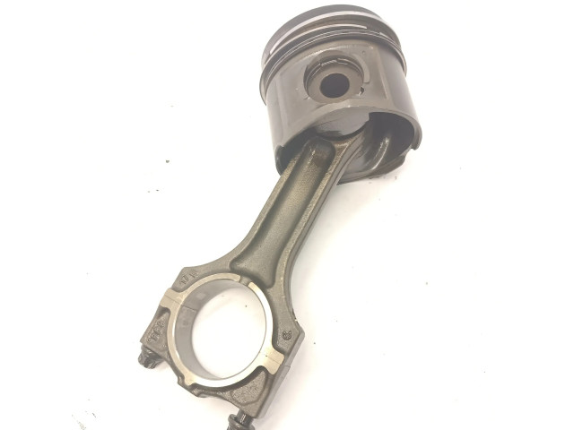 Píst    BMW 3 E46  pro naftový motor 2.0 m47 