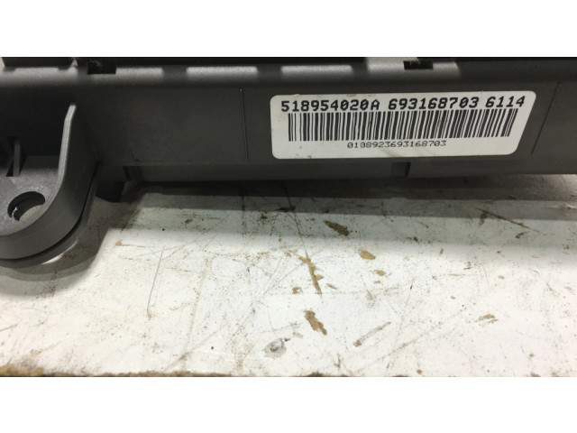   Pojistková skříňka 693168704   BMW X5 E70 2008