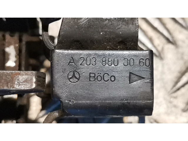 Замок капота 2038800060, A2038800060   Mercedes-Benz C W203