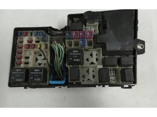 Блок предохранителей  518818109   Mazda 3 I    