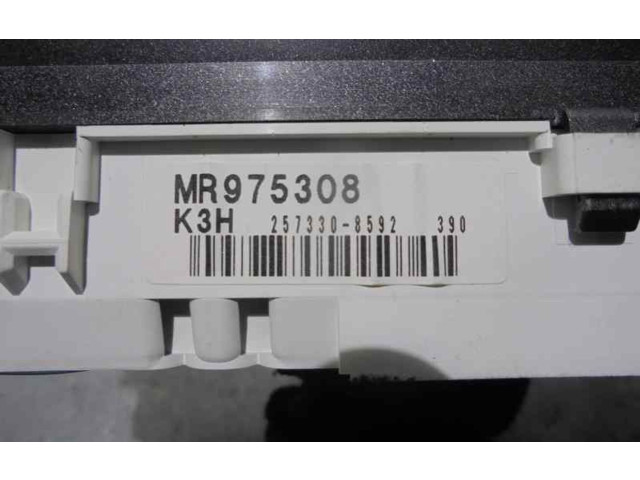 Přístrojová deska  Mitsubishi Montero 2004 MR975308, 2573308592  