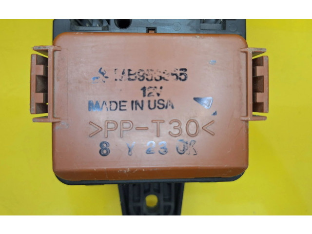 Блок предохранителей MB953355, MR318828   Mitsubishi Space Star    