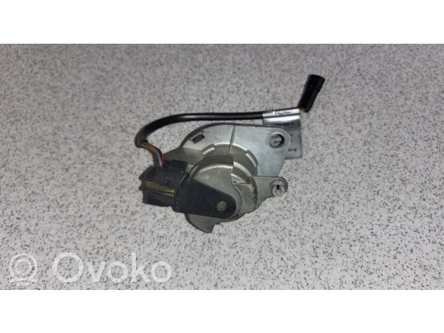 Zámek zadních dveří 8363699   BMW 5 E39 2000