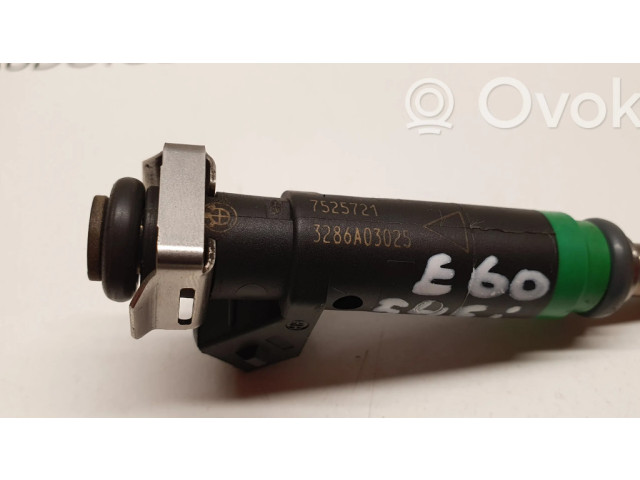 Vstřikovač 7525721, 3286A03025   BMW 5 E60 E61  pro benzínový motor 4.5 N62B44 