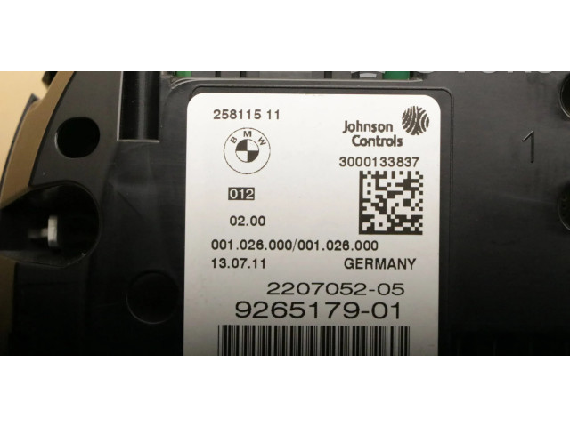 Přístrojová deska  BMW 5 F10 F11 2011 9265179, 2207052  