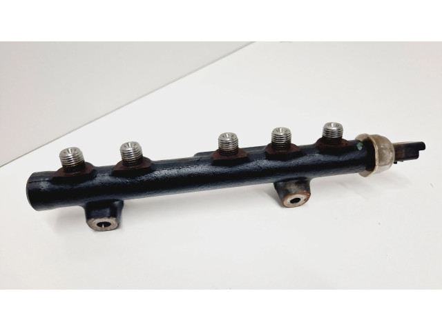 Vstřikovací lišta 9685297580, 142460311   Peugeot 2008 I  pro naftový motor 1.6  
