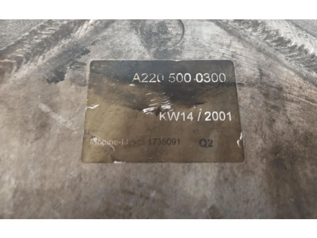 Интеркулер  A2205000300   Mercedes-Benz S W220 