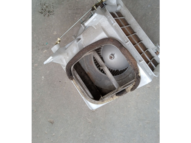 Вентилятор печки       Mitsubishi Colt