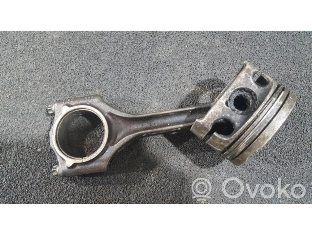Píst 1432800   BMW 5 E39  pro benzínový motor 2.5  