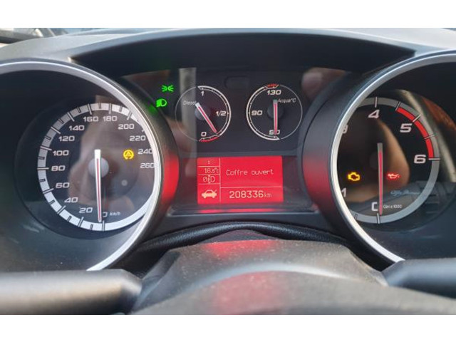 Přístrojová deska  Alfa Romeo Giulietta 2012 50516478, 068084  