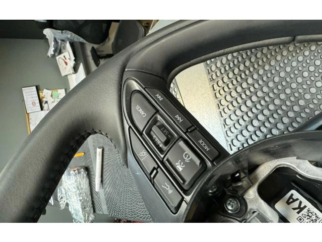 Volant Toyota Yaris XP210 2021   