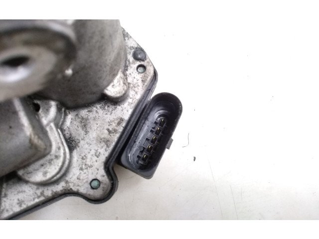Vstřikovač 04L128063T   Seat Leon (5F)     