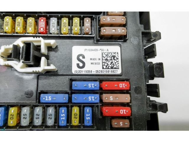   Pojistková skříňka 1034409-00-A   Tela Model S 2015