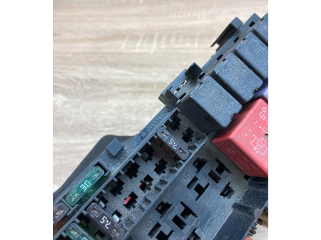 Блок предохранителей 7703497782B, 7703297988   Renault Megane I    