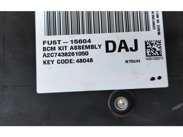   Pojistková skříňka FU5T-15604-DAJ   Ford Mondeo MK  2015