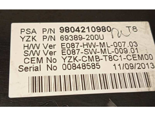 Přístrojová deska  Peugeot 5008 2013 9804210980  