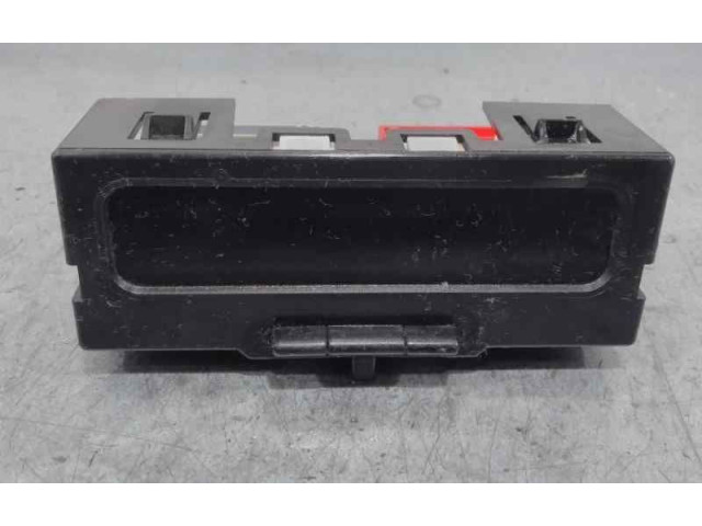 Дисплей    8200028364A   Renault Scenic I