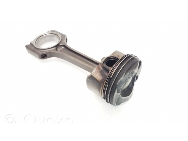 Píst RFCM5G6205EC   Ford Focus  pro benzínový motor 1.0  