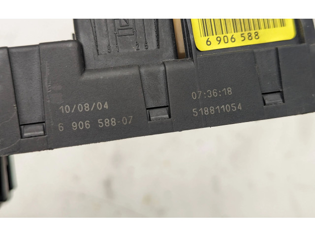   Pojistková skříňka 6906588, 518811054   Toyota Avensis T270 2016
