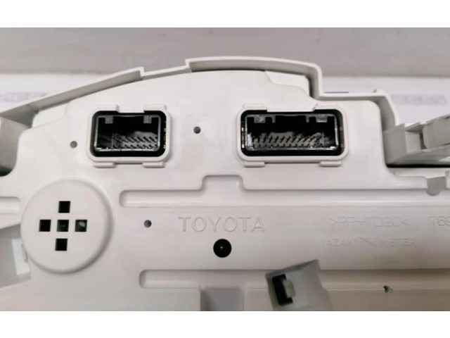 Панель приборов 769166-590, 83800-74122   Toyota iQ       