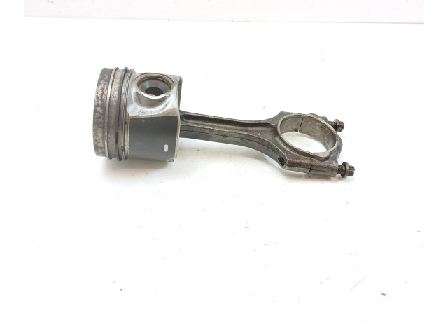  Поршень с шатуном D4204T14   Volvo S90, V90  