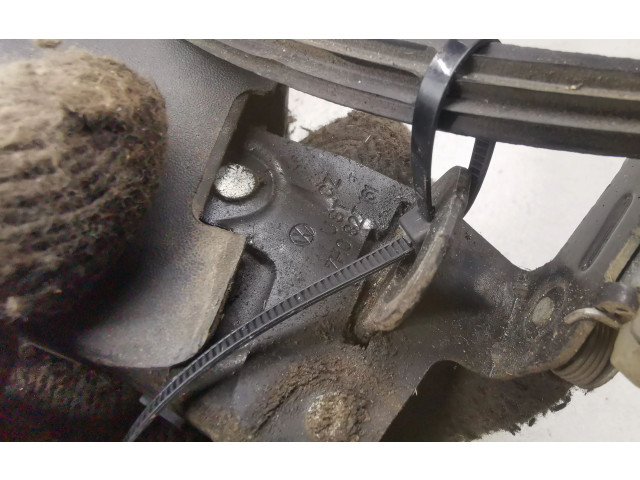 Замок багажника 7H0827161    Volkswagen Caddy 2004 - 2010 года