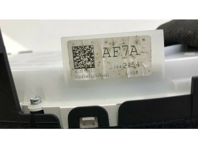Přístrojová deska  Opel Astra J 2010 13442454, F2006  