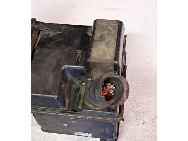 Блок предохранителей  5243290   Saab 9-5    