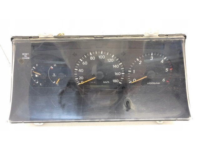 Přístrojová deska  Toyota Hiace (H100) 1996 8380026881  