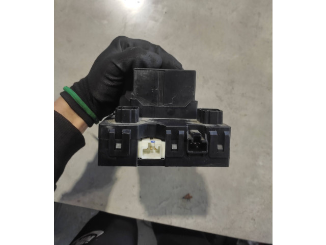 Блок предохранителей 71405036, 8F180161   Lexus GS 300 350 430 450H    