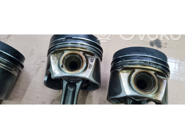 Píst 81L155   Audi A4 S4 B9    DEU DEUA 