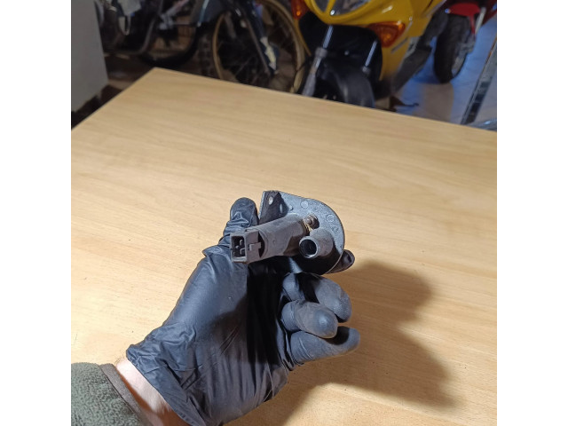 Vstřikovací lišta 0280140124   BMW 5 E39  pro naftový motor 2.0  