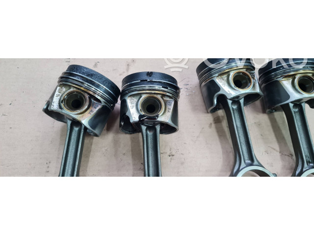 Píst 81L155   Audi A4 S4 B9    DEU DEUA 
